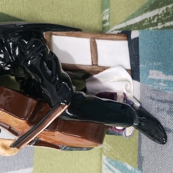 🎶Rare Royal Doulton Cellist Figurine In Excellent Condition🎶Made In England - Picture 9 of 17